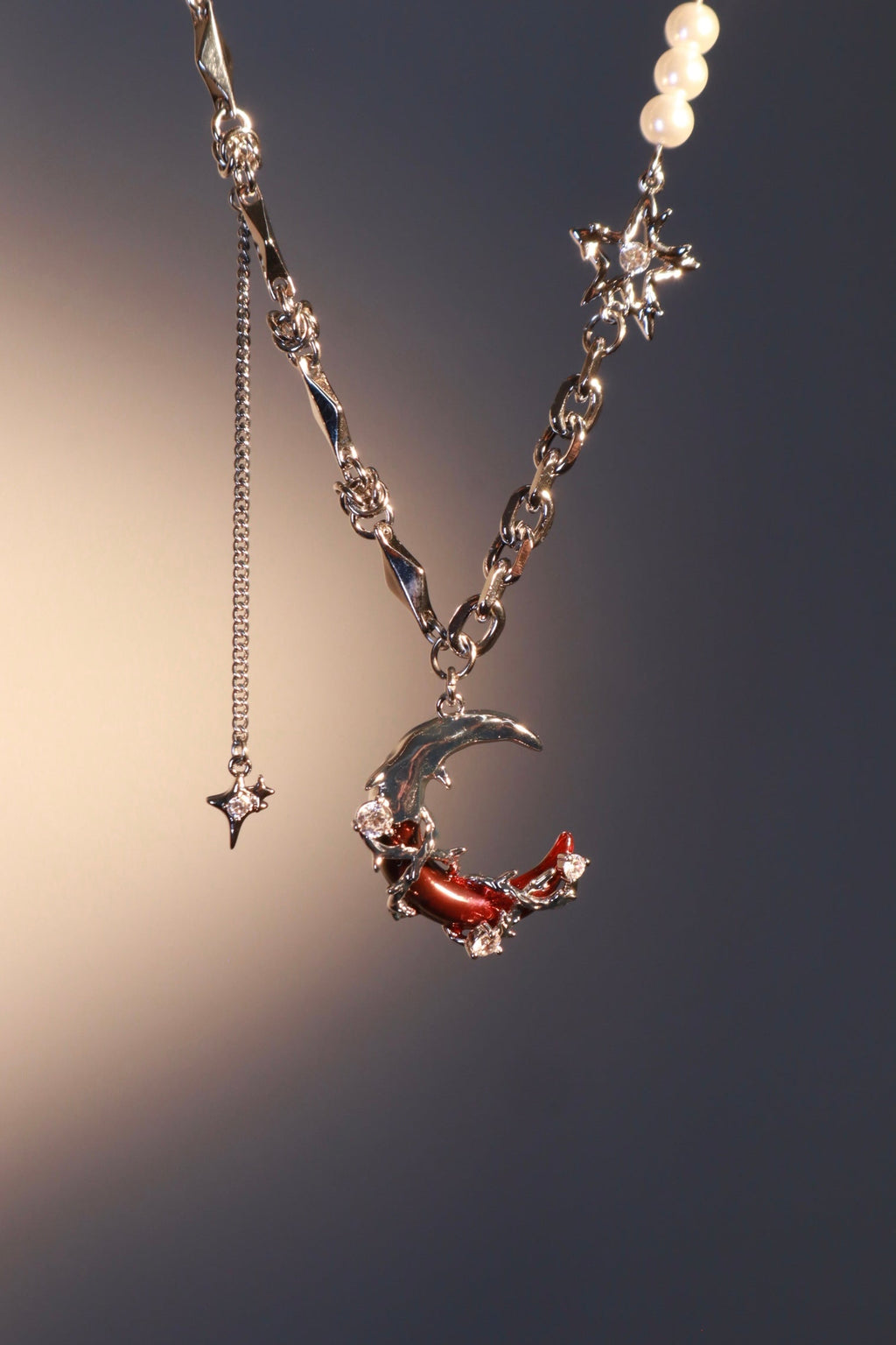 Red Moon Pearls Necklace