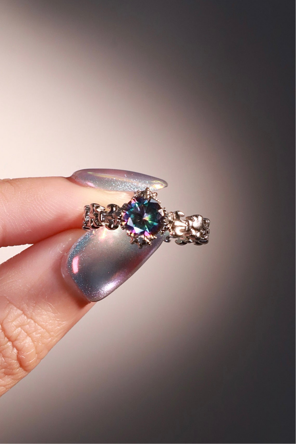 Black Gem Iris Ring