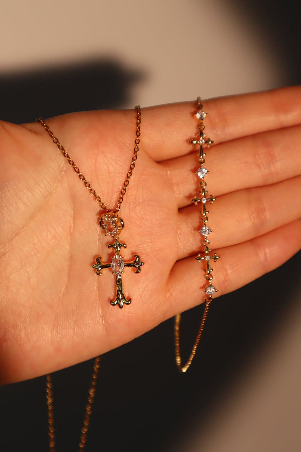 18K Gold Diamond Cross Pendant Necklace