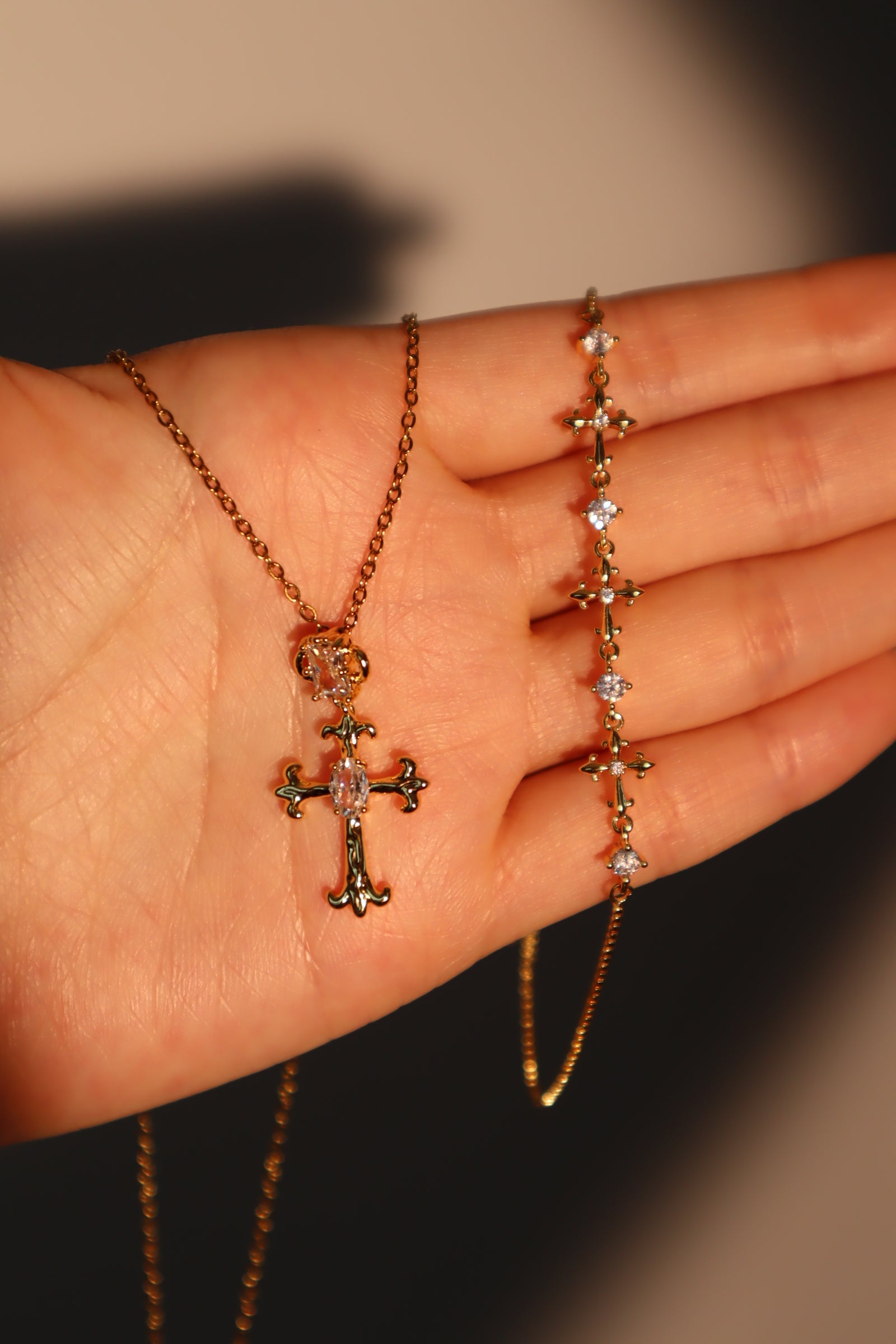 18K Gold Diamond Cross Pendant Necklace